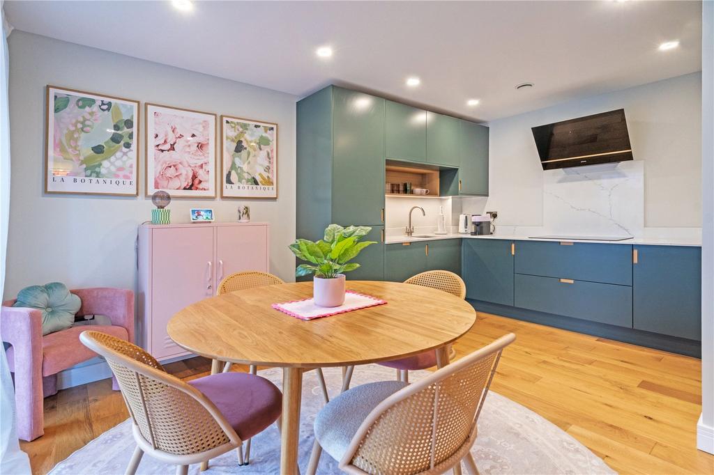 Kitchen/Breakfast