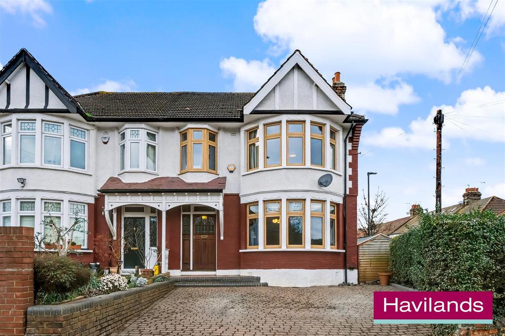 Wolves Lane N13 6 DR-1.jpg