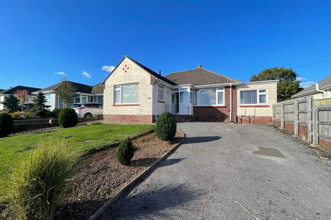 3 bedroom detached bungalow to rent, Sandringham Drive, Preston, TQ3