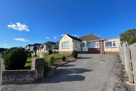 3 bedroom detached bungalow to rent, Sandringham Drive, Preston, TQ3