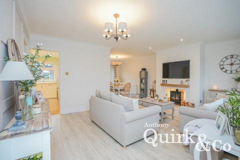 undefined, Winterswyk Avenue, Canvey Island, SS8