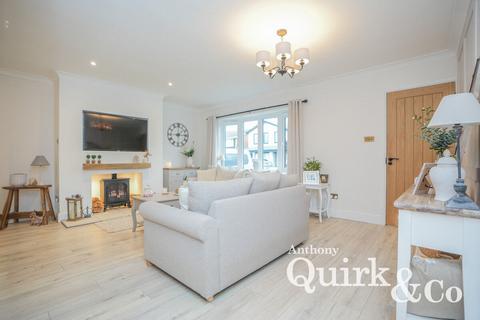 undefined, Winterswyk Avenue, Canvey Island, SS8