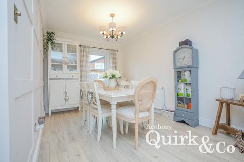 undefined, Winterswyk Avenue, Canvey Island, SS8