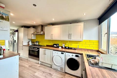 3 bedroom terraced house for sale, Livale Walk, Newport NP20