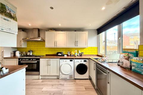 3 bedroom terraced house for sale, Livale Walk, Newport NP20