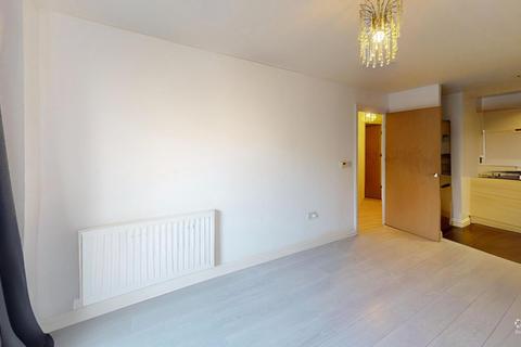 2 bedroom flat to rent, Draper Close, GRAYS, RM20
