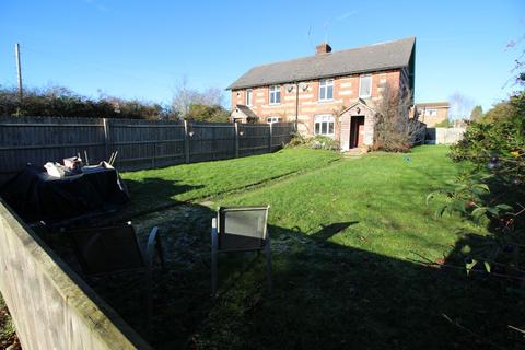 undefined, Salisbury Road, Shipton Bellinger