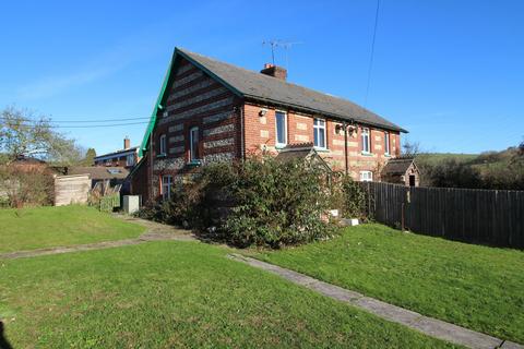 undefined, Salisbury Road, Shipton Bellinger