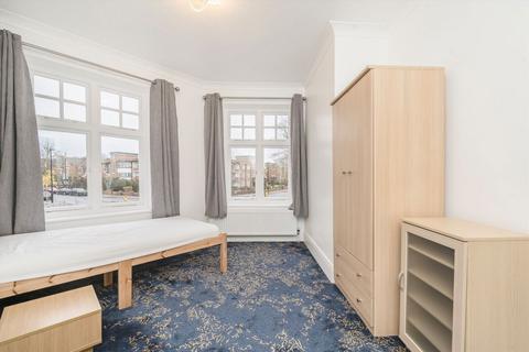 undefined, Eaton Rise, London W5