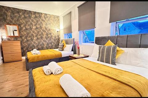 1 bedroom in a house share to rent, Finchley Road, London NW2