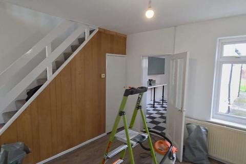 4 bedroom semi-detached house to rent, Bristol Road, Gloucester GL1