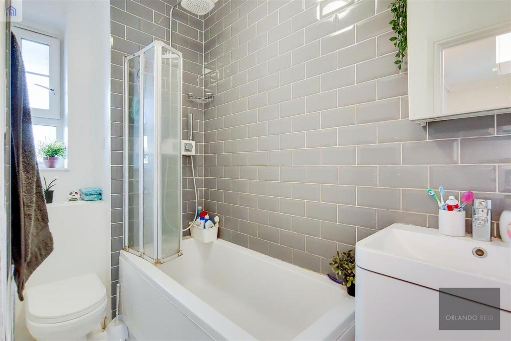 8 Bathroom-0.jpg