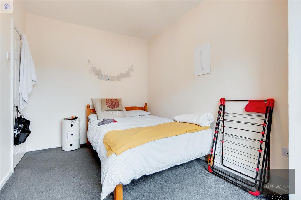 5 Master Bedroom-1.jpg