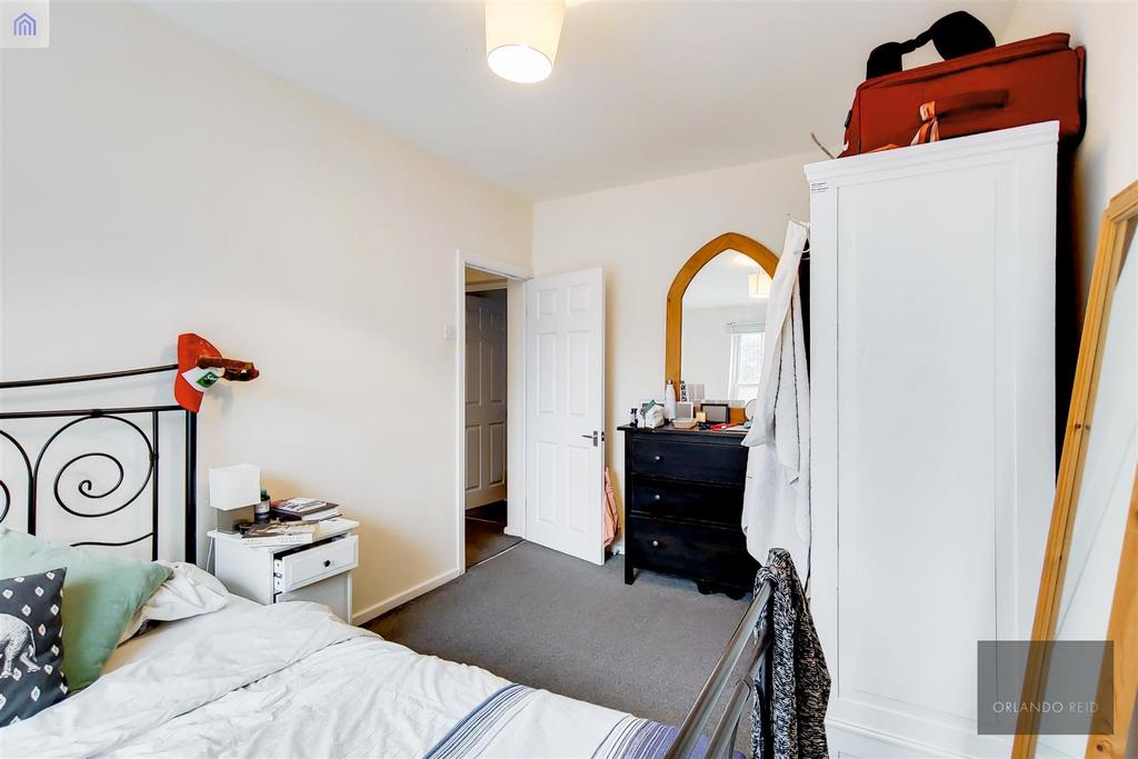 6 Bedroom 2-0.jpg