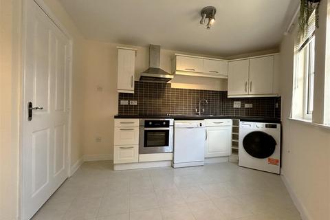 2 bedroom flat for sale, Middlefield Road, Chippenham