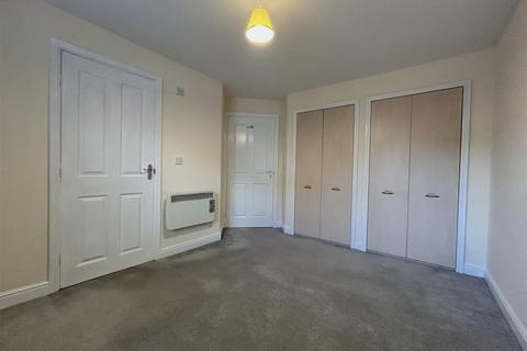 2 bedroom flat for sale, Middlefield Road, Chippenham