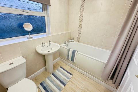 3 bedroom terraced house for sale, Keenan Drive, Warwickshire CV12