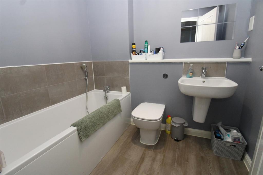 Family Bathroom.JPG