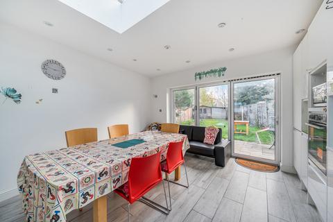 undefined, Rydens Way, Surrey GU22