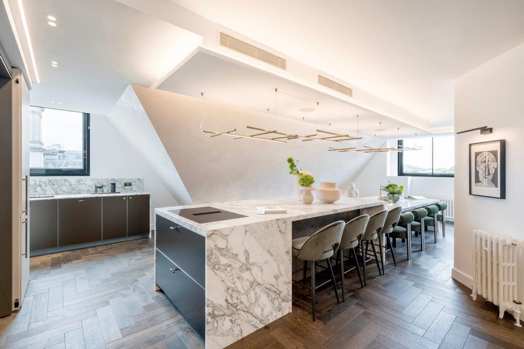 Kitchen / Dining