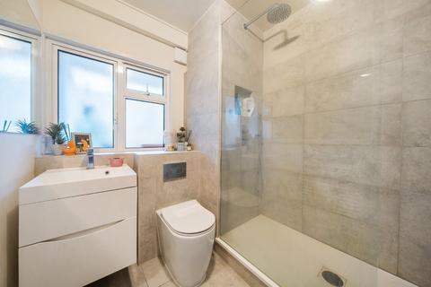 2 bedroom flat for sale, Devonshire Road, Chiswick, London, W4