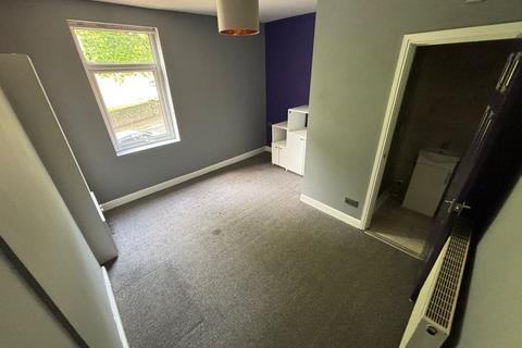 1 bedroom in a house share to rent, Doncaster Road, Barnsley