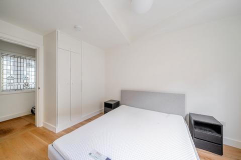 undefined, Bridge Avenue, London, W6