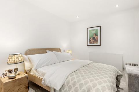 1 bedroom flat for sale, South Edwardes Square, Kensington, London, W8