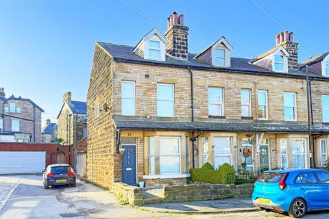 4 bedroom end of terrace house for sale, Chatsworth Place, Harrogate