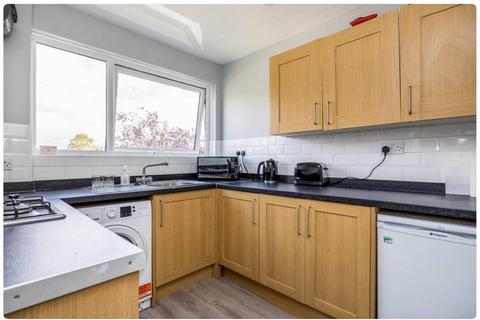 undefined, Guildford Park Avenue, Guildford