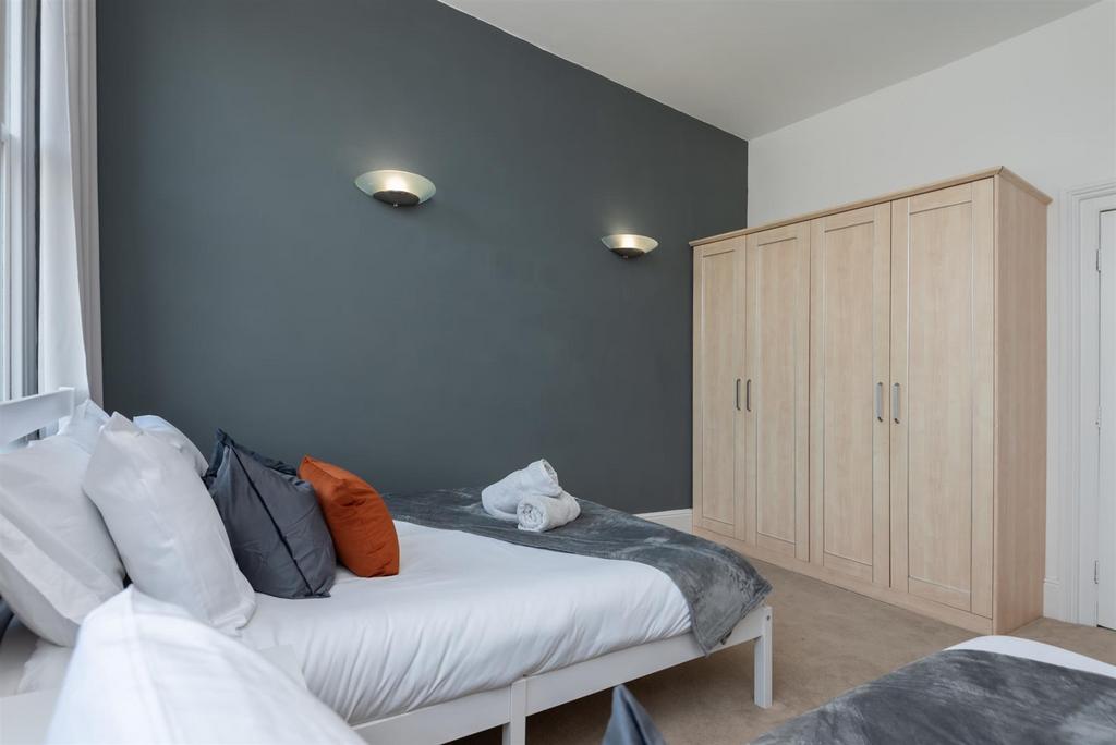 12- Rattray Rd Brixton SW2.jpg