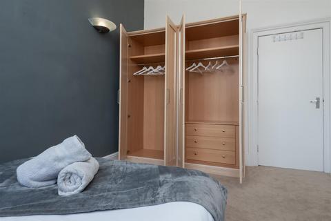 3 bedroom flat to rent, Rattray Road, London SW2