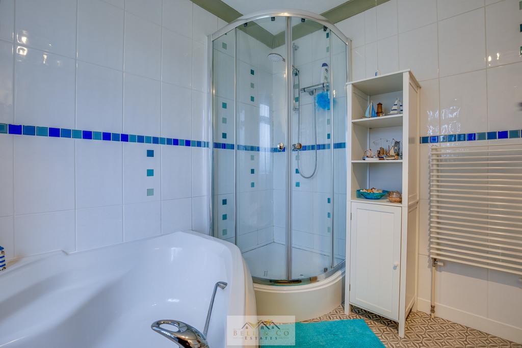 Bathroom 1.2