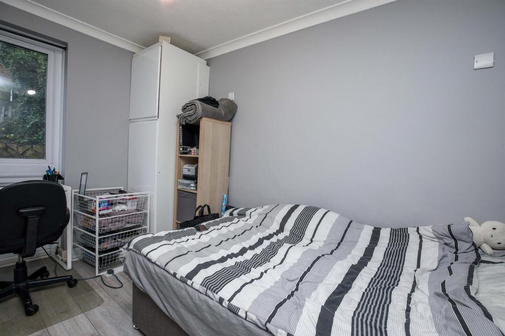 Bedroom 5.jpg
