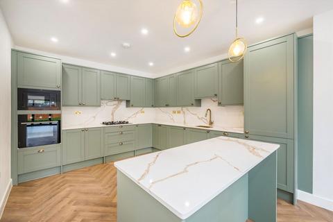 undefined, Caithness Road, Mitcham CR4
