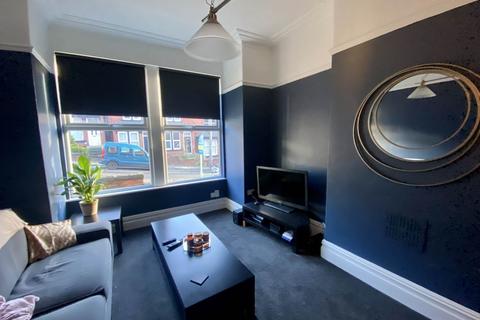 De Lacy Mount (room 5), West Yorkshire LS5