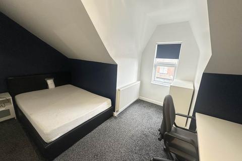 undefined, De Lacy Mount (Room 5), West Yorkshire LS5