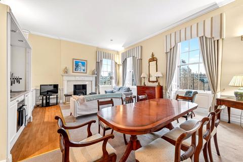 2 bedroom apartment to rent, Castle Street, Edinburgh, Midlothian
