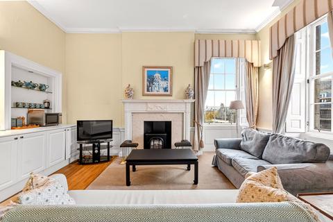2 bedroom apartment to rent, Castle Street, Edinburgh, Midlothian