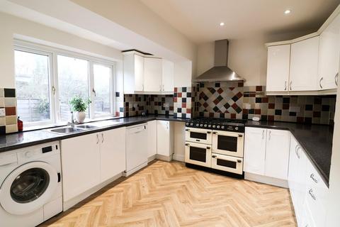 undefined, Simmondley Grove, Glossop SK13