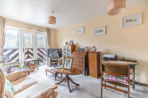 2 bedroom flat for sale, London Road, Thrupp