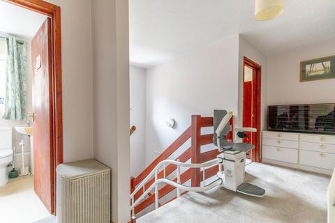 2 bedroom flat for sale, London Road, Thrupp
