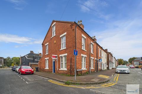 4 bedroom end of terrace house for sale, Collin Street, Beeston