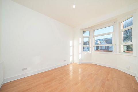 3 bedroom flat for sale, Agnes Road, London W3