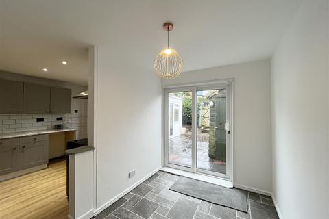 2 bedroom terraced house to rent, Trembath Crescent, Cornwall TR7