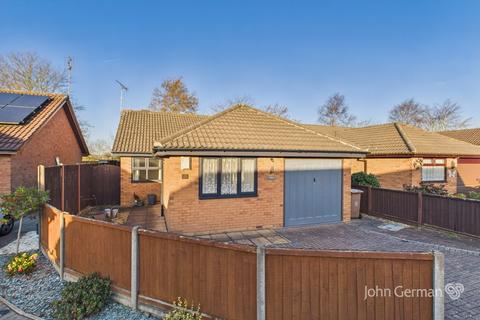 2 bedroom detached bungalow for sale, Oakwood Close, Hatton