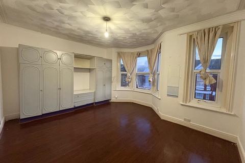 6 bedroom semi-detached house to rent, Shakespeare Avenue, Southampton