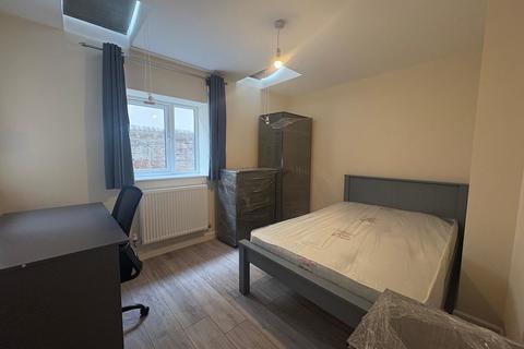 1 bedroom terraced house to rent, Lodge Road, Southampton