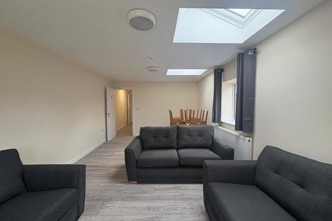 1 bedroom terraced house to rent, Lodge Road, Southampton