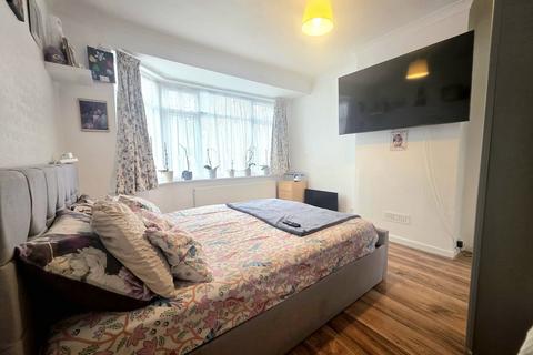 3 bedroom semi-detached house to rent, Welbeck Road, Harrow
